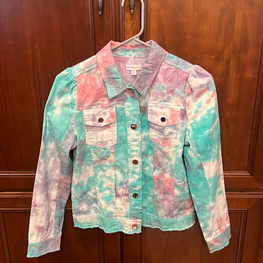 Cute tie-dye jean jacket